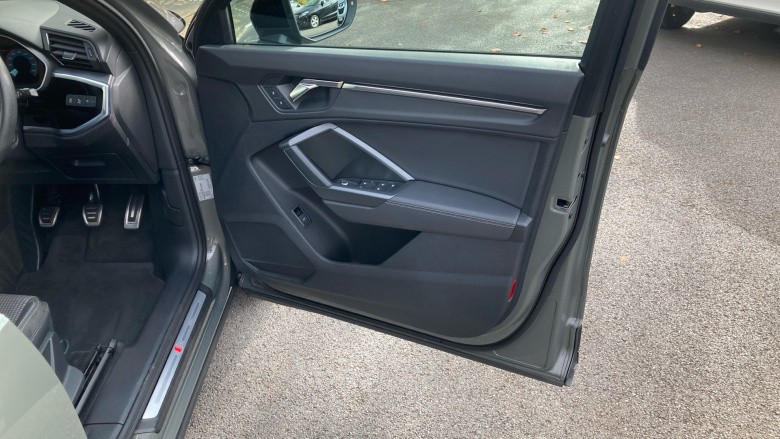 Audi Q3 35 TFSI Black Edition 5dr Petrol Estate